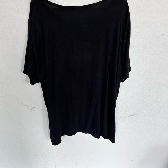 Kiss & Fly Women’s Paris Short Sleeve Top
Size 1X - Picture 4 of 9